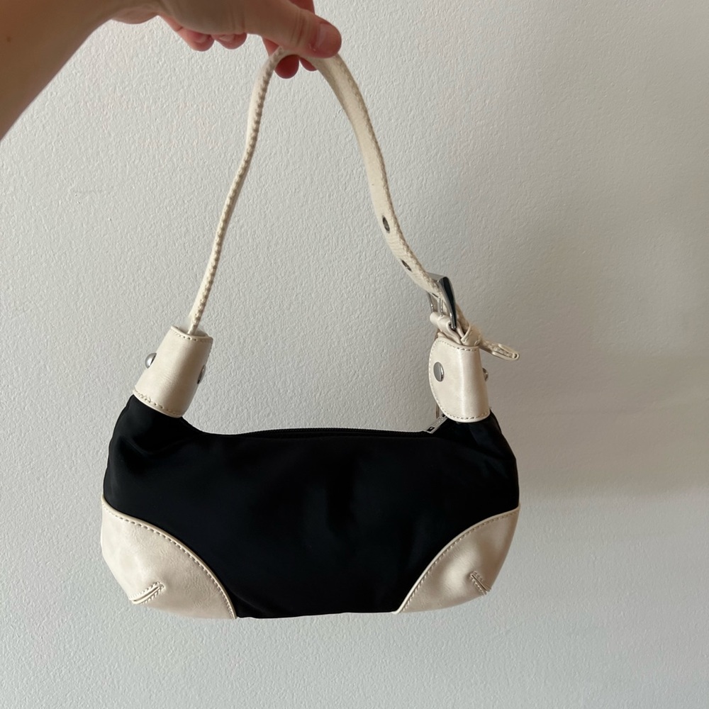 Black shoulder bag